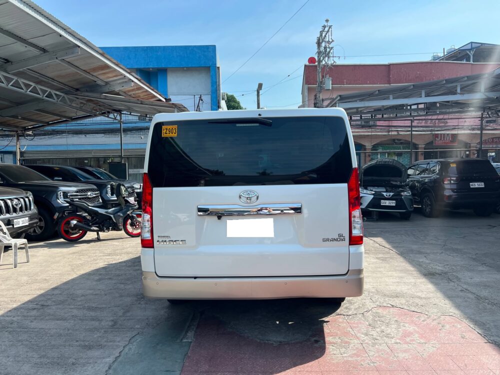 2019 TOYOTA HIACE GL GRANDIA 2.8 MANUAL TRANSMISSION 64TKM ONLY!!!