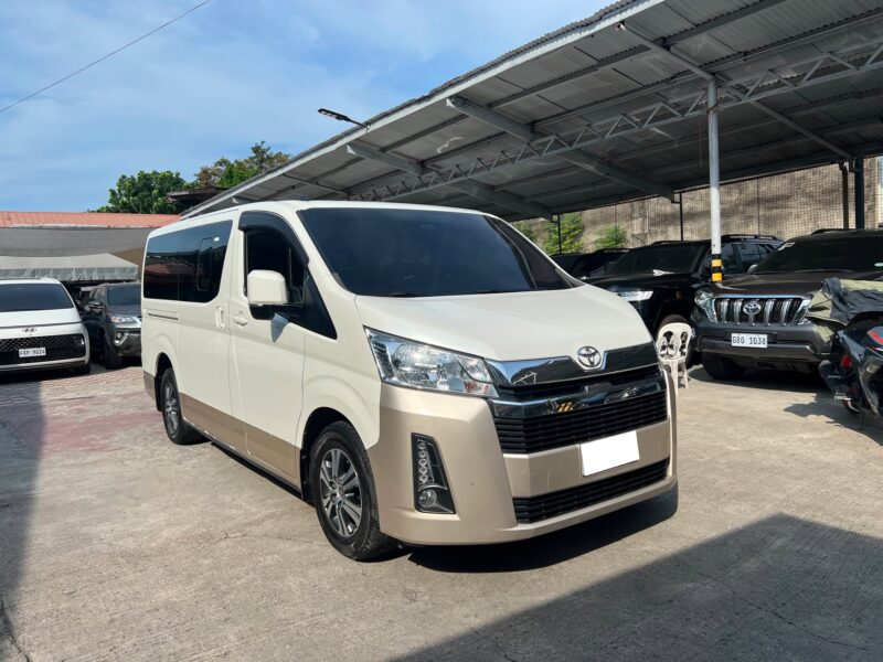 2019 TOYOTA HIACE GL GRANDIA 2.8 MANUAL TRANSMISSION 64TKM ONLY!!!