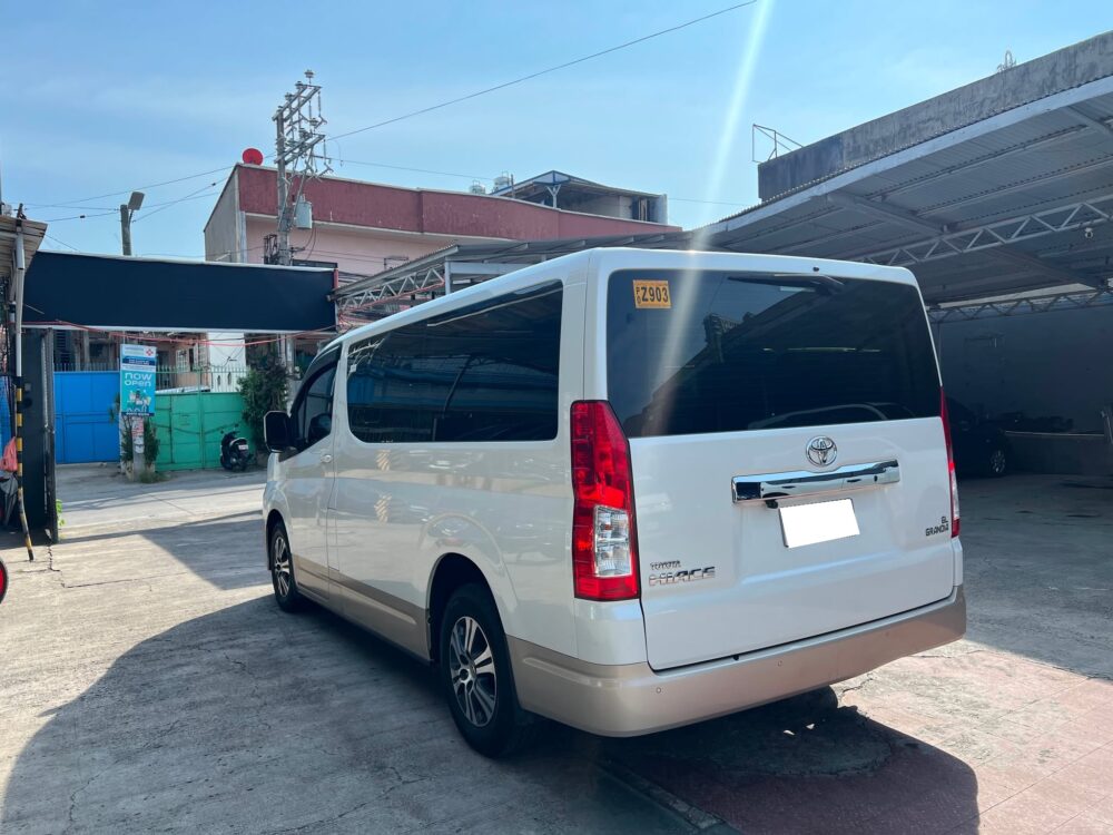 2019 TOYOTA HIACE GL GRANDIA 2.8 MANUAL TRANSMISSION 64TKM ONLY!!!