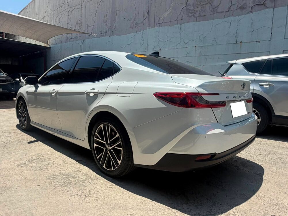 2025 TOYOTA CAMRY HYBRID 2.5 AUTOMATIC TRANSMISSION 2TKM ONLY!!!