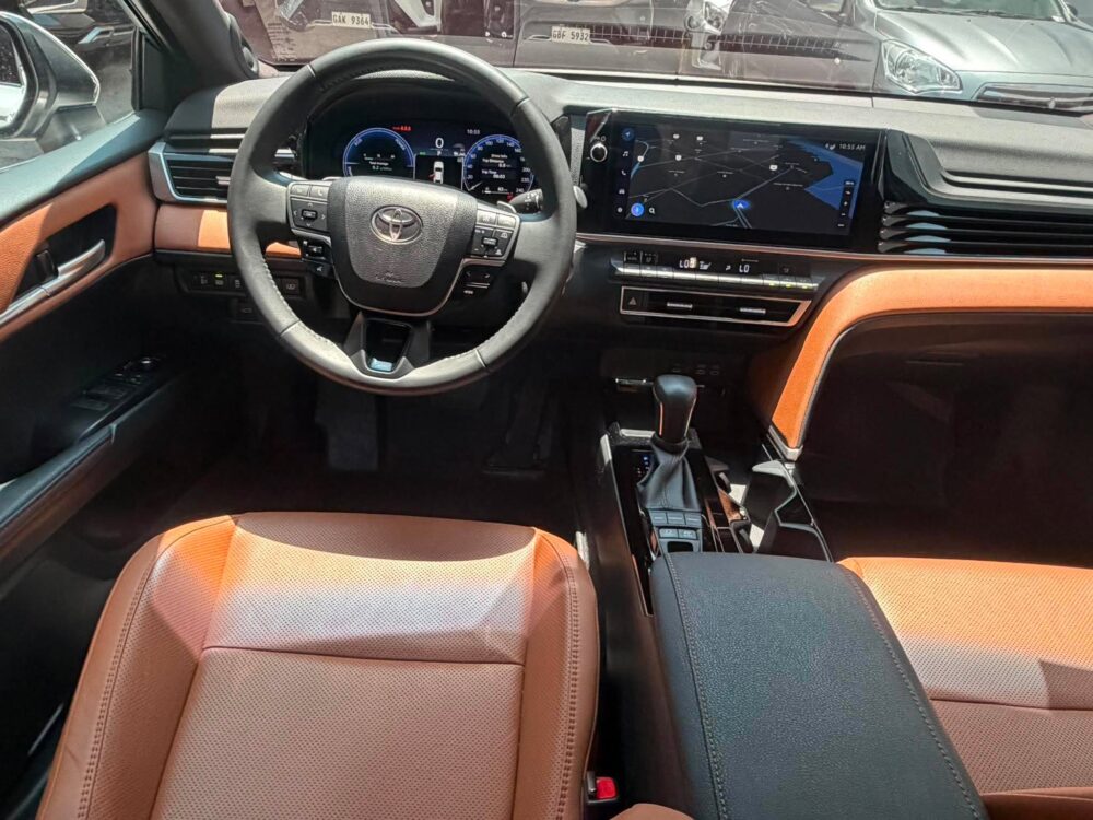 2025 TOYOTA CAMRY HYBRID 2.5 AUTOMATIC TRANSMISSION 2TKM ONLY!!!