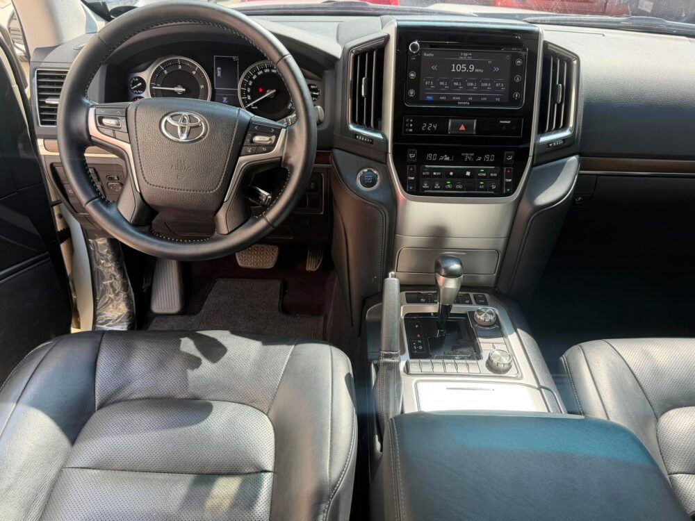 2018 TOYOTA LAND CRUISER LC200 VX PREMIUM 4X4 AUTOMATIC TRANSMISSION 22TKM ONLY!!!