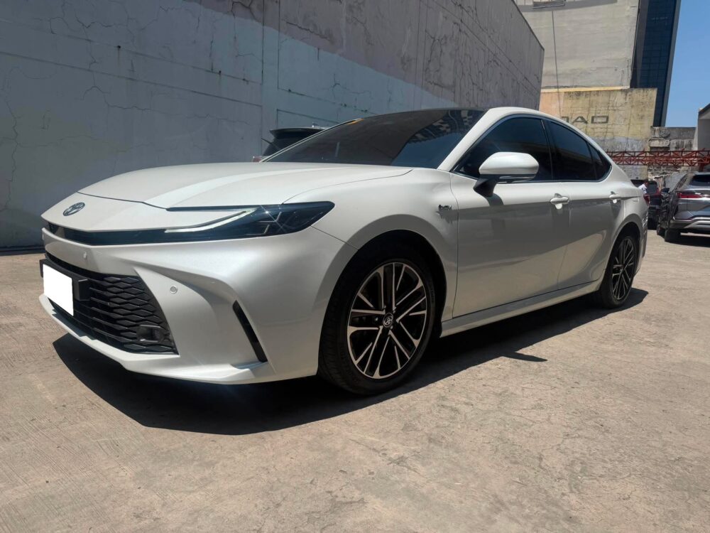 2025 TOYOTA CAMRY HYBRID 2.5 AUTOMATIC TRANSMISSION 2TKM ONLY!!!