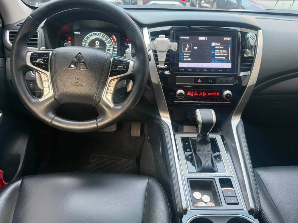 2022 MITSUBISHI MONTERO BLACK SERIES 2.4 AUTOMATIC TRANSMISSION 20TKM ONLY!!!