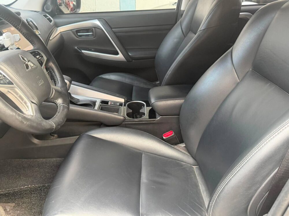 2022 MITSUBISHI MONTERO BLACK SERIES 2.4 AUTOMATIC TRANSMISSION 20TKM ONLY!!!