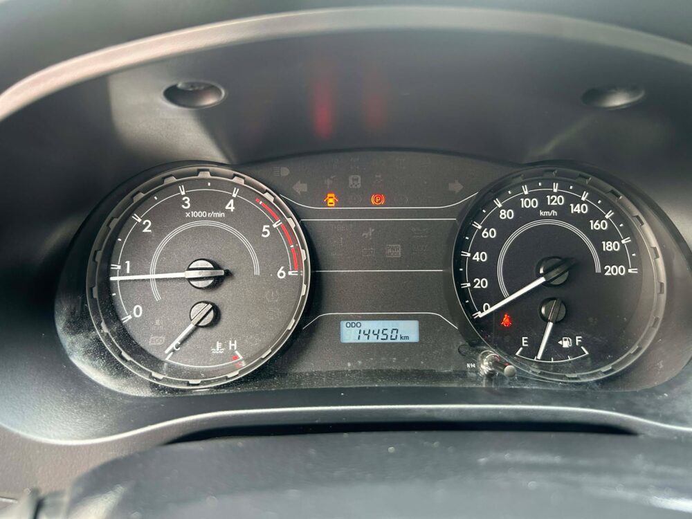 2023ACQ TOYOTA HILUX CARGO FB FX 4X2 2.4 14TKM ONLY MANUAL TRANSMISSION