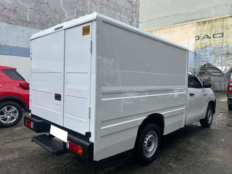 2023ACQ TOYOTA HILUX CARGO FB FX 4X2 2.4 14TKM ONLY MANUAL TRANSMISSION