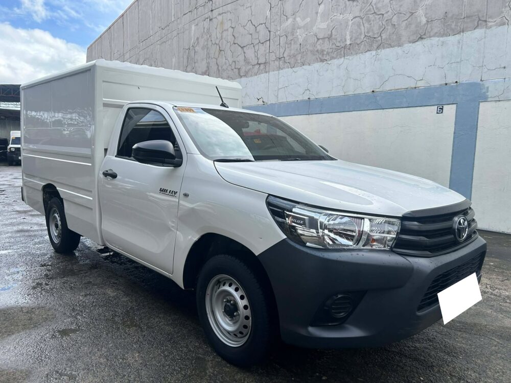 2023ACQ TOYOTA HILUX CARGO FB FX 4X2 2.4 14TKM ONLY MANUAL TRANSMISSION