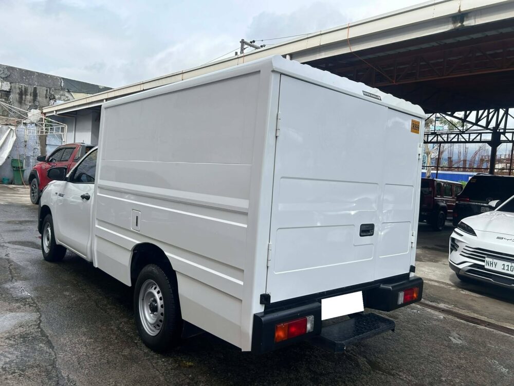 2023ACQ TOYOTA HILUX CARGO FB FX 4X2 2.4 14TKM ONLY MANUAL TRANSMISSION