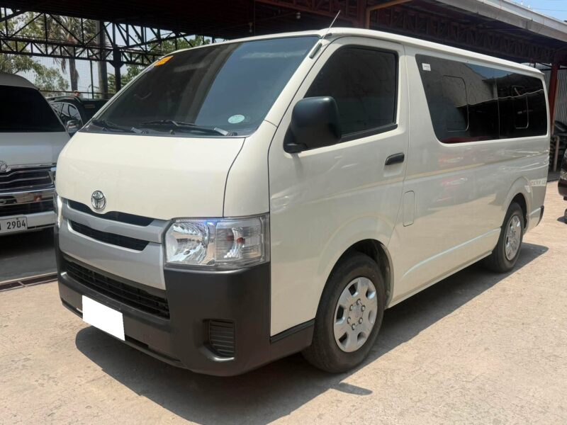 2019 TOYOTA HIACE COMMUTER 3.0 MANUAL TRANSMISSION 21TKM ONLY!!!