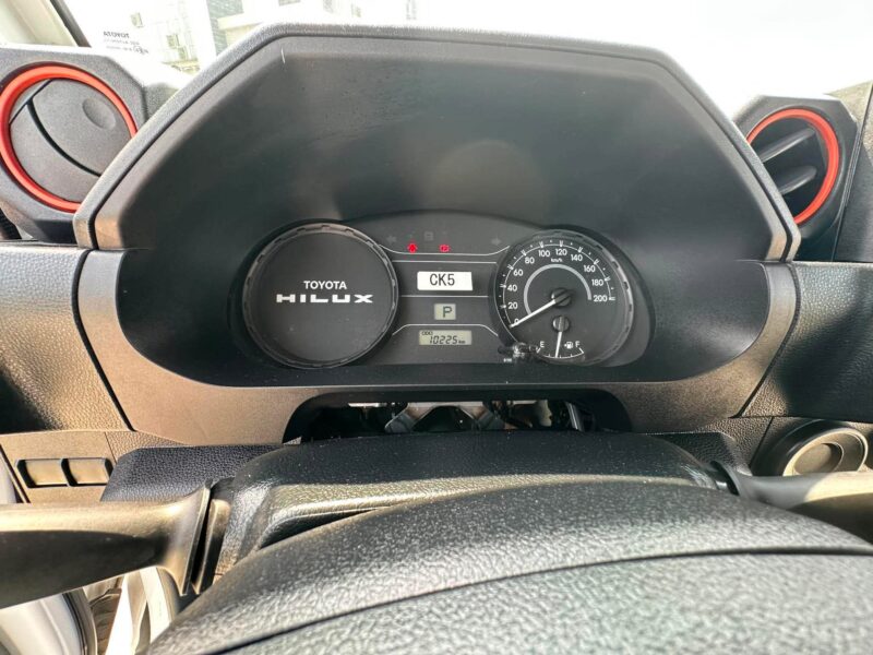 2025 TOYOTA HILUX TAMARAW DROPSIDE 2.4 AUTOMATIC TRANSMISSION 10TKM ONLY!!!