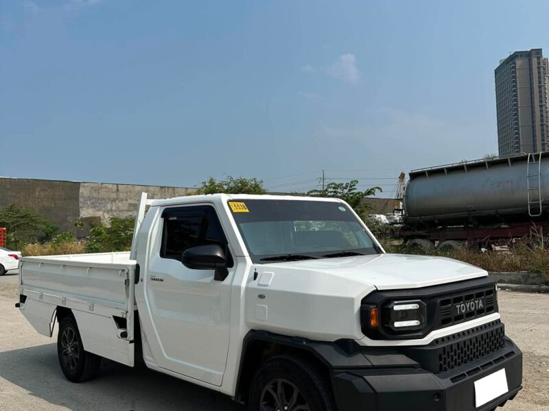 2025 TOYOTA HILUX TAMARAW DROPSIDE 2.4 AUTOMATIC TRANSMISSION 10TKM ONLY!!!