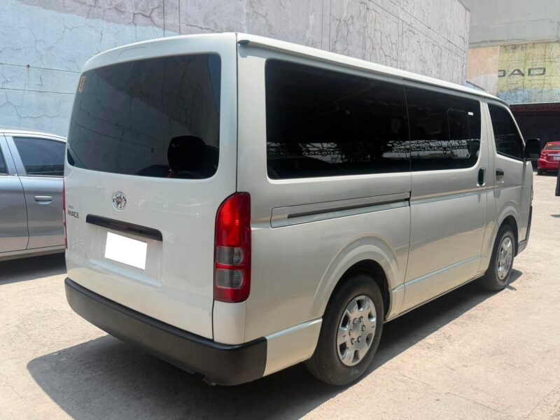 2019 TOYOTA HIACE COMMUTER 3.0 MANUAL TRANSMISSION 21TKM ONLY!!!