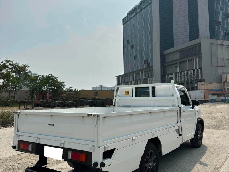 2025 TOYOTA HILUX TAMARAW DROPSIDE 2.4 AUTOMATIC TRANSMISSION 10TKM ONLY!!!
