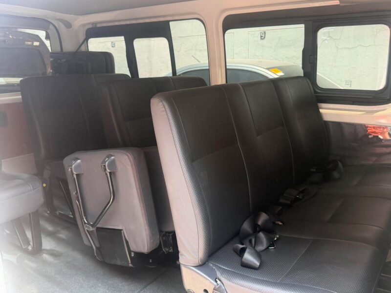 2019 TOYOTA HIACE COMMUTER 3.0 MANUAL TRANSMISSION 21TKM ONLY!!!