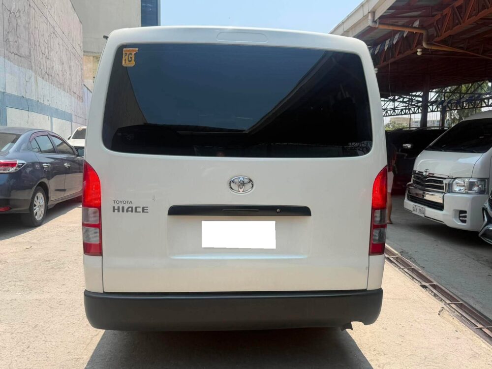 2019 TOYOTA HIACE COMMUTER 3.0 MANUAL TRANSMISSION 21TKM ONLY!!!
