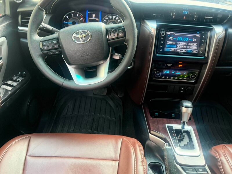 2016 TOYOTA FORTUNER V 2.4 AUTOMATIC TRANSMISSION 71TKM ONLY!!!