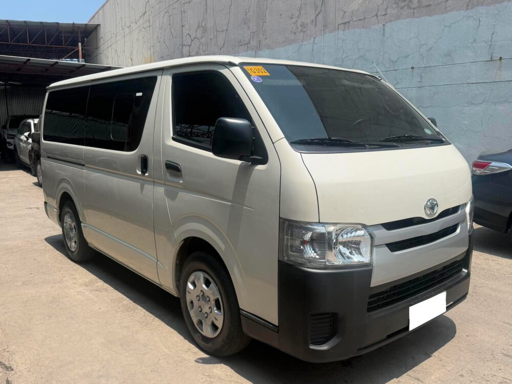 2019 TOYOTA HIACE COMMUTER 3.0 MANUAL TRANSMISSION 21TKM ONLY!!!