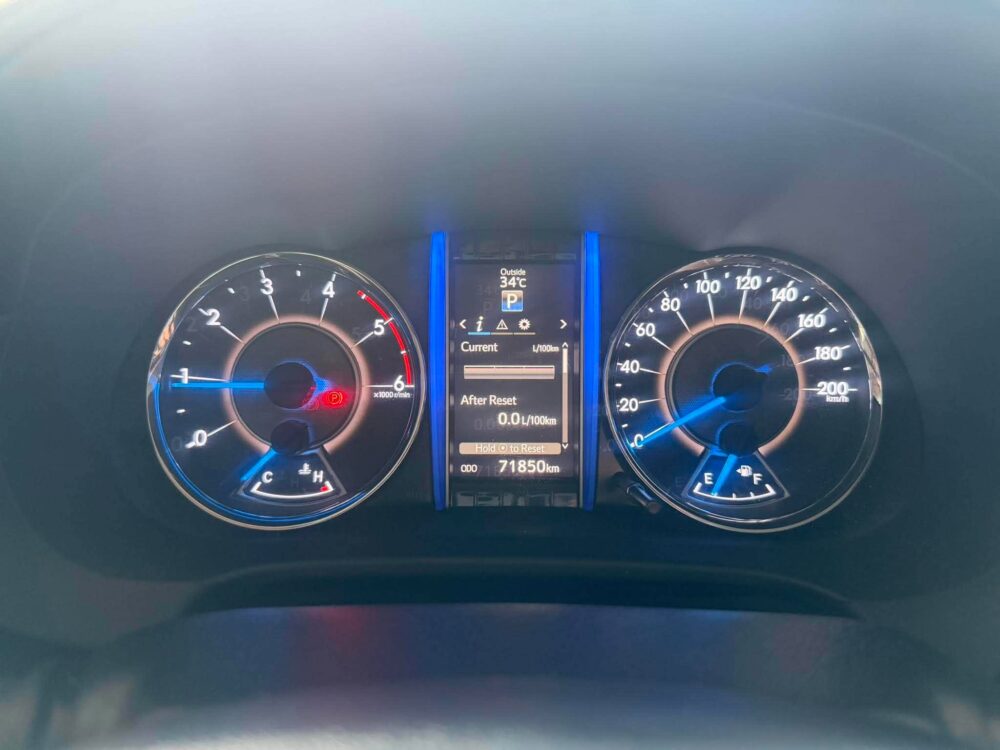 2016 TOYOTA FORTUNER V 2.4 AUTOMATIC TRANSMISSION 71TKM ONLY!!!