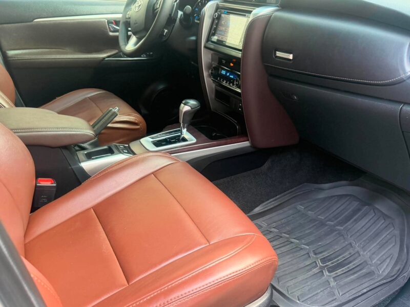 2016 TOYOTA FORTUNER V 2.4 AUTOMATIC TRANSMISSION 71TKM ONLY!!!